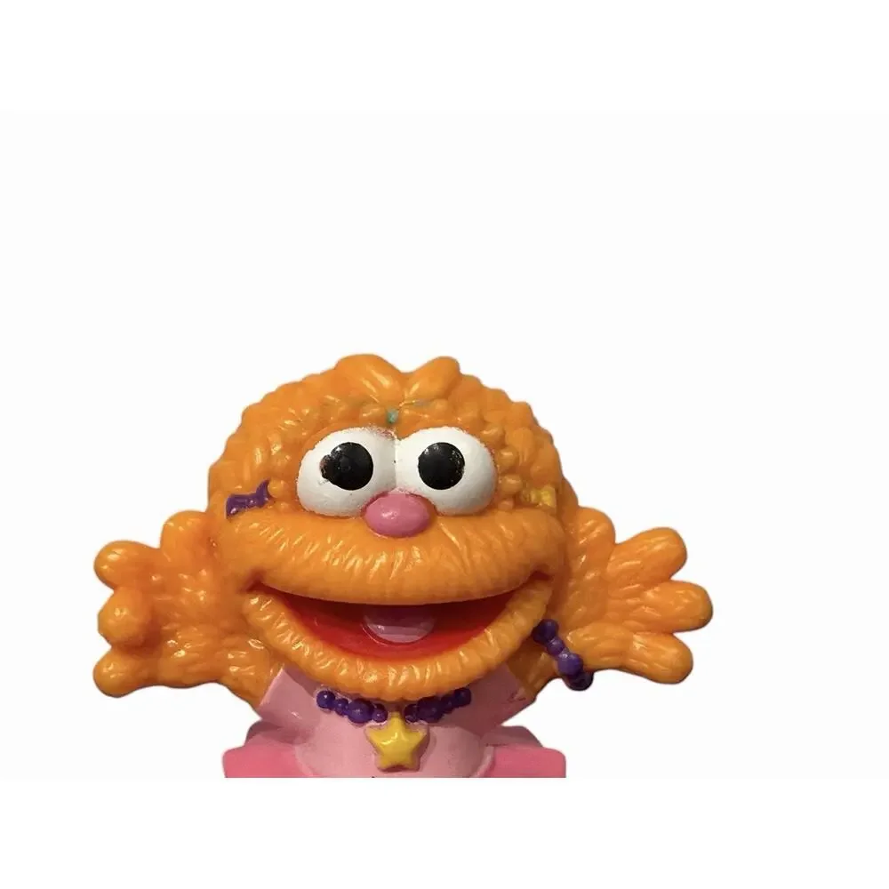 Sesame Street Workshop Zoe PVC Figure 2010 Hasbro Cake Topper 3” Chunky